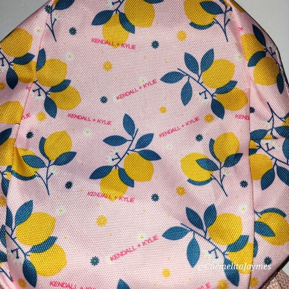 Kendall & Kylie Bag - Picture 5 of 6